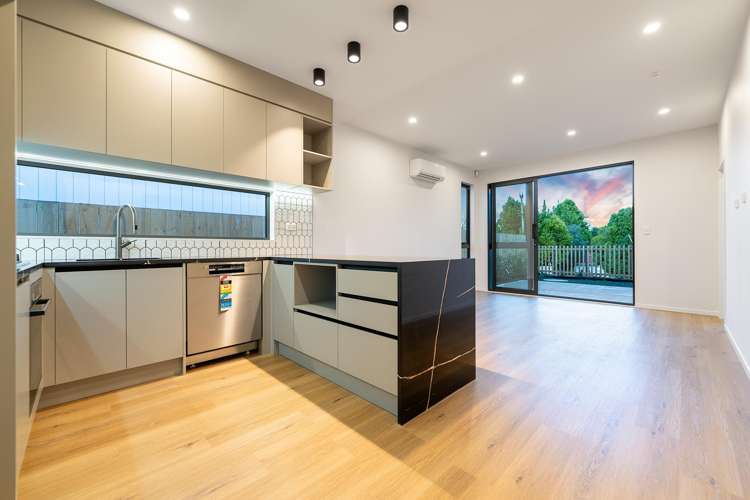 8 Paretao Street Massey_6