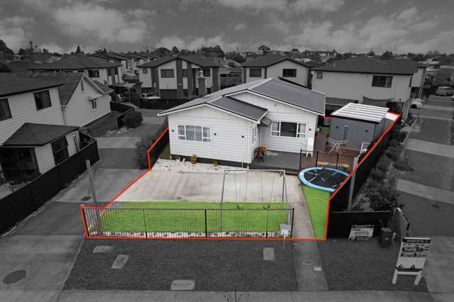 Fully Renovated Freehold Home – Must Be Sold!