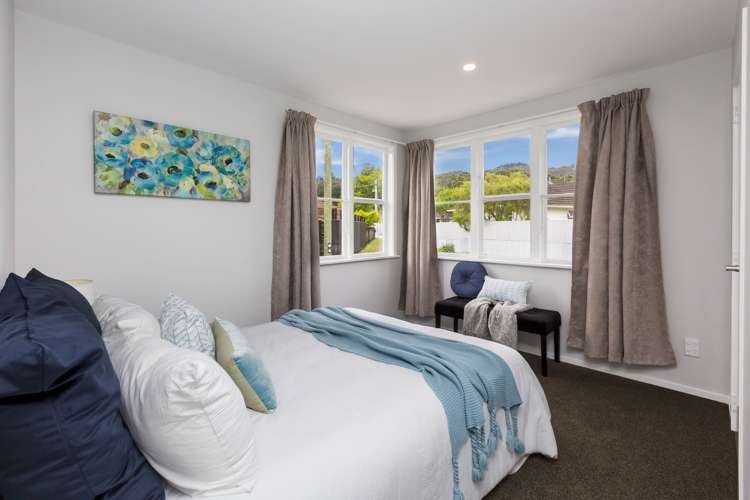 11 Richard Grove Stokes Valley_14