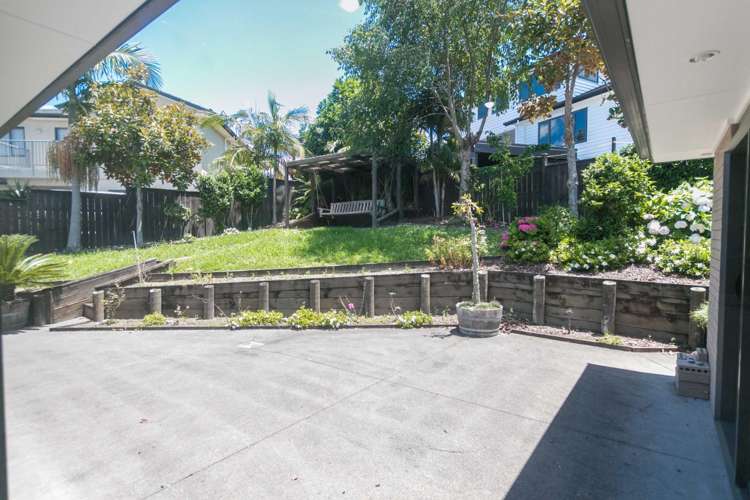 94 San Marino Drive West 11401_17