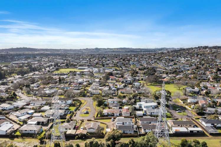 2/8 Seton Place Clover Park_31