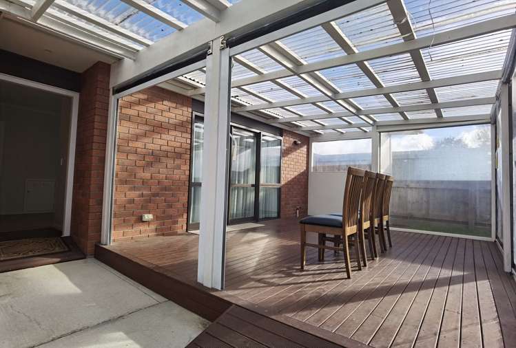 125 Riverpark Crescent Henderson_2