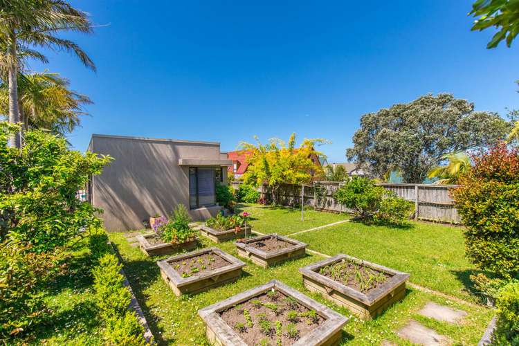 132 Beach Road Castor Bay_10