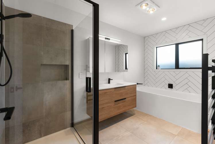 27 Hikawera Drive Frimley_16