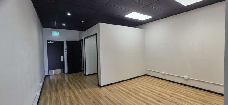 299 Main South Road Hornby_4