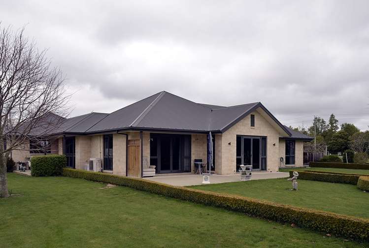 67 Smithfield Road Elgin_16