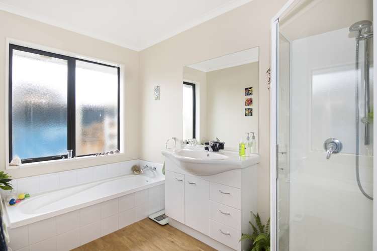 38 Hollybush Drive Brightwater_16