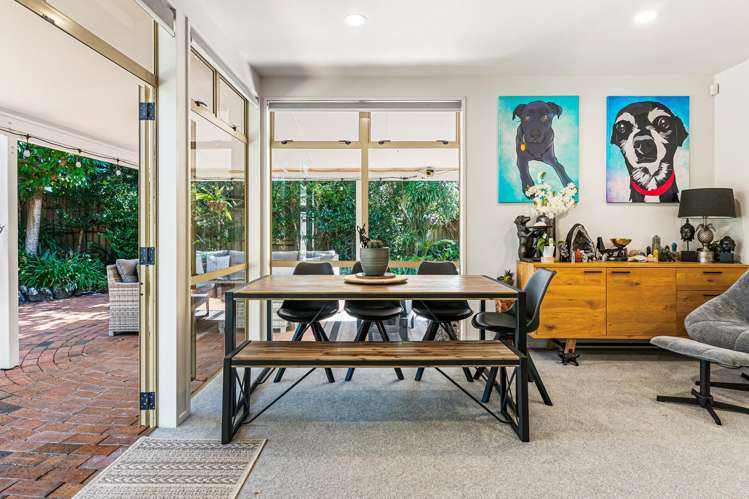 484 Beach Road Murrays Bay_12