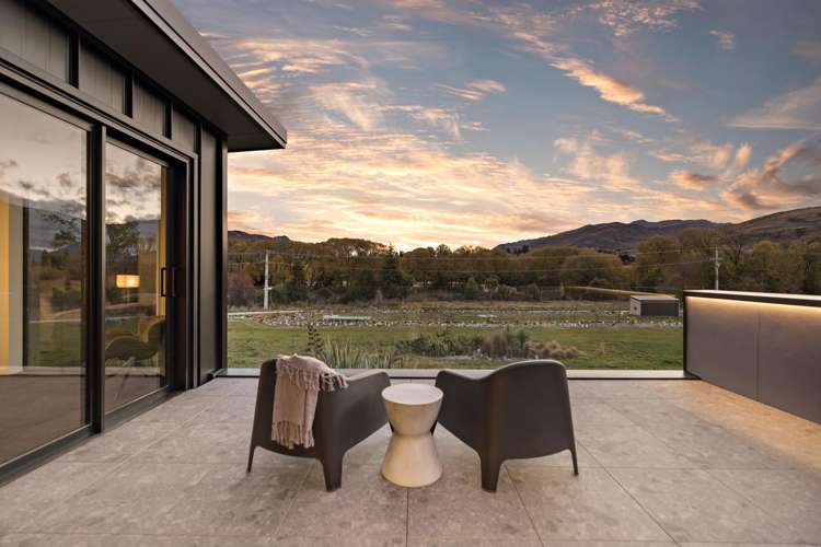 9 Walton Way Lower Shotover_2