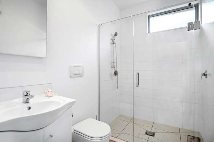 33 Henley Green Northwood_5