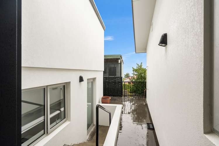 62 Te Awakura Terrace Mount Pleasant_29