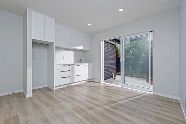 10 Boocock Crescent Orewa_12