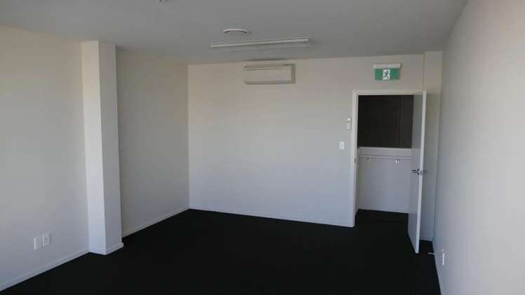 Unit 19, 2 William Lewis Drive Sockburn_3