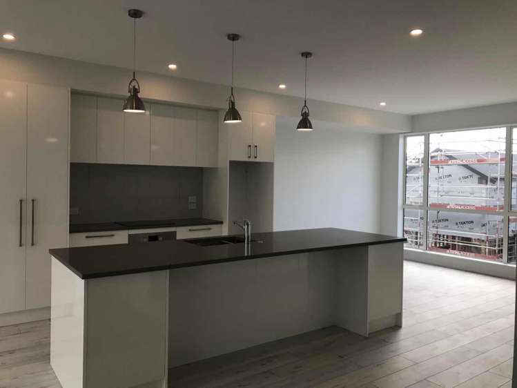 7 Watermill Lane Silverdale_3