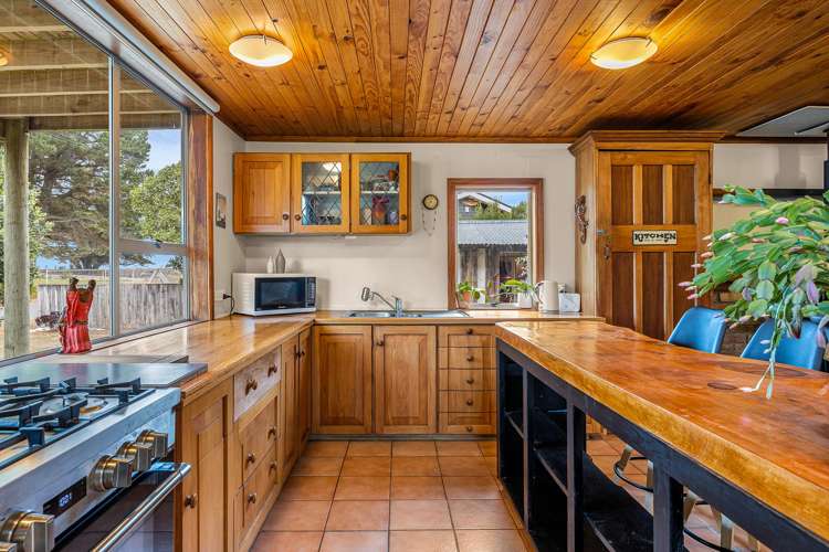6 Chamberlain Avenue Amberley Beach_2