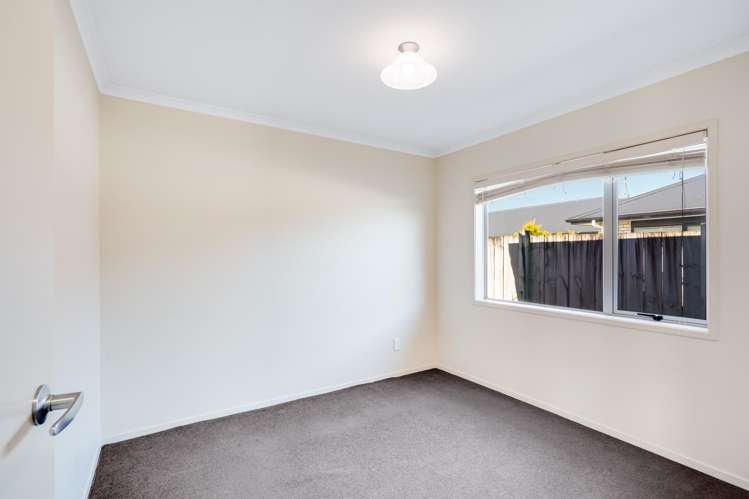 30 & 30A Sirius Crescent Rototuna North_28