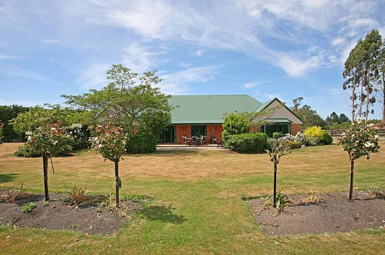 2/135 Johnson Road West Melton_30