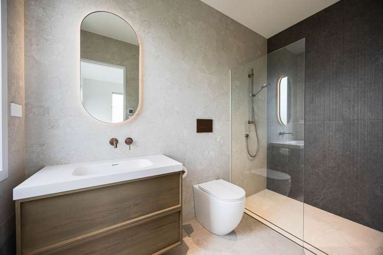 2/520 Beach Road Murrays Bay_33