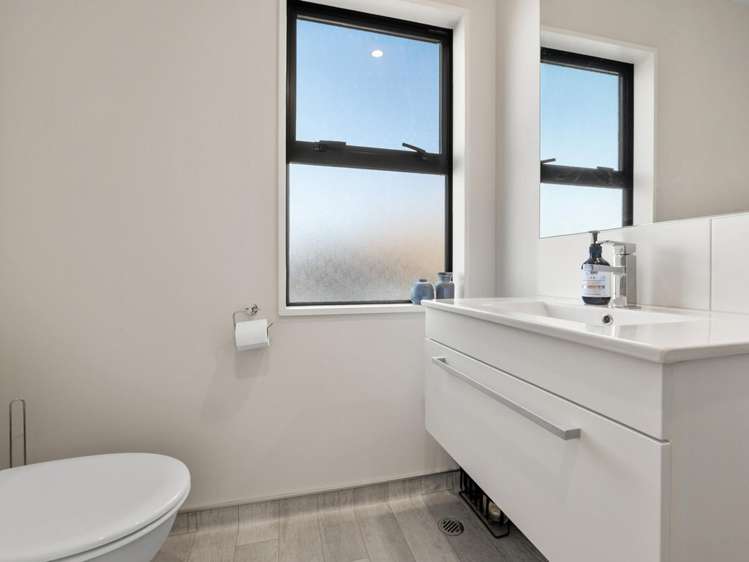 18 Grove Road Addington_16