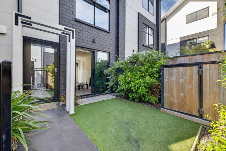 12/9 Southwark Street_1