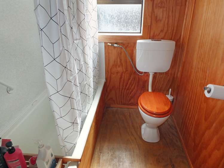 2 Huia Street Foxton Beach_18