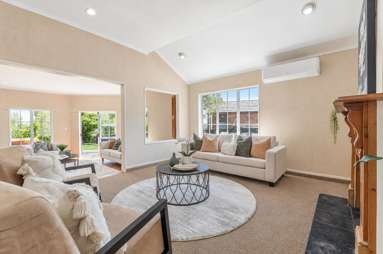 15 Kingshaven Close_4