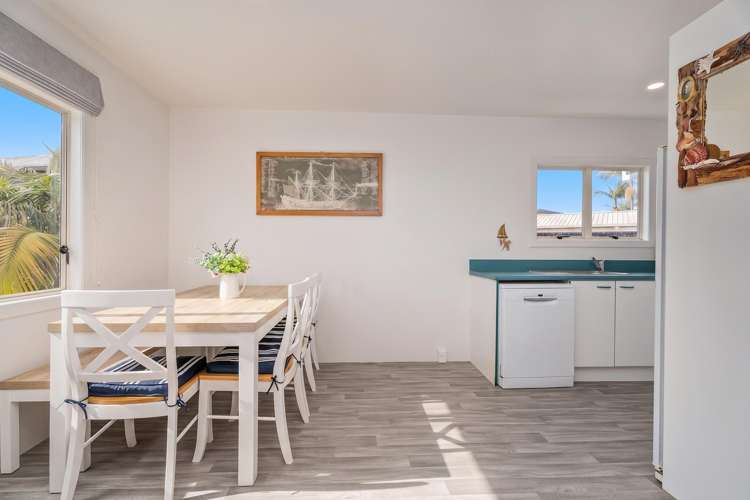 11 Martin Place Cooks Beach_5