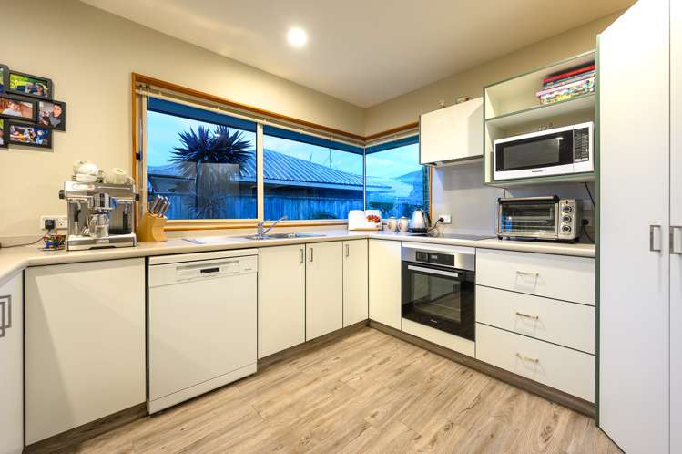 1 Ballard Drive Stoke_7