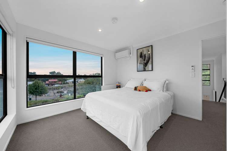 4 Matairangi Avenue Totara Heights_12