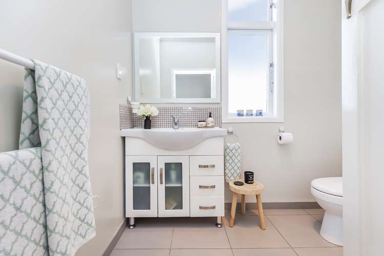 86 Kauri Street Miramar_9