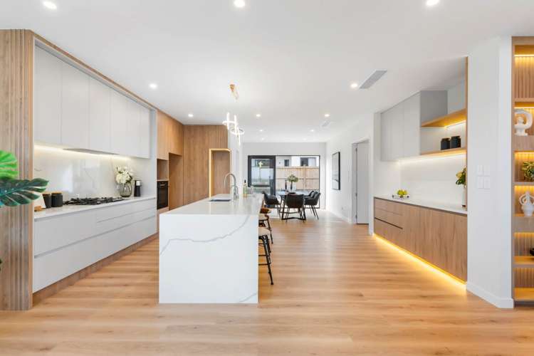 12 Mill Hill Close Flat Bush_16