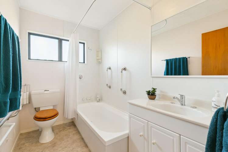 11a Roy Street Tawa_17