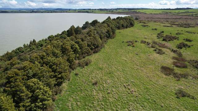 65.76ha Lake Frontage Grazing Block