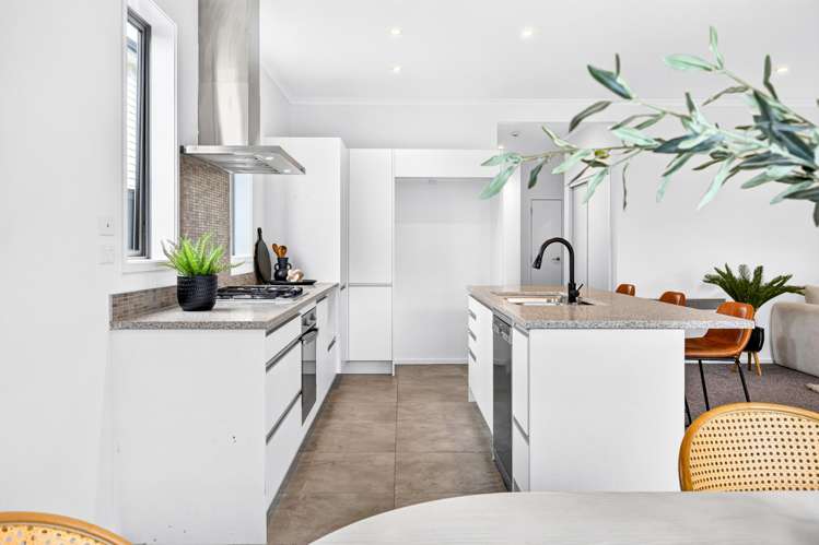 8 Poaka Road Hobsonville_16