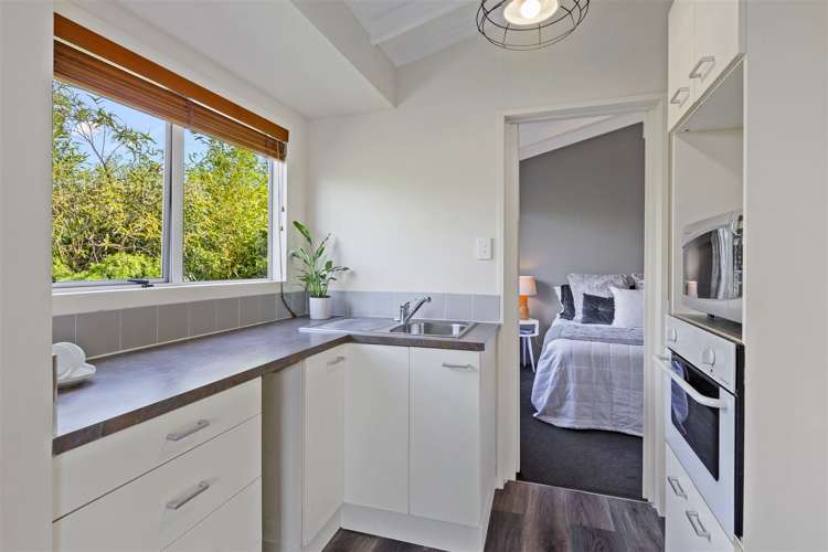 673 East Coast Road Browns Bay_17