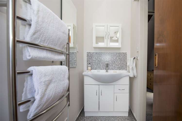 9 Newall Avenue Stoke_27