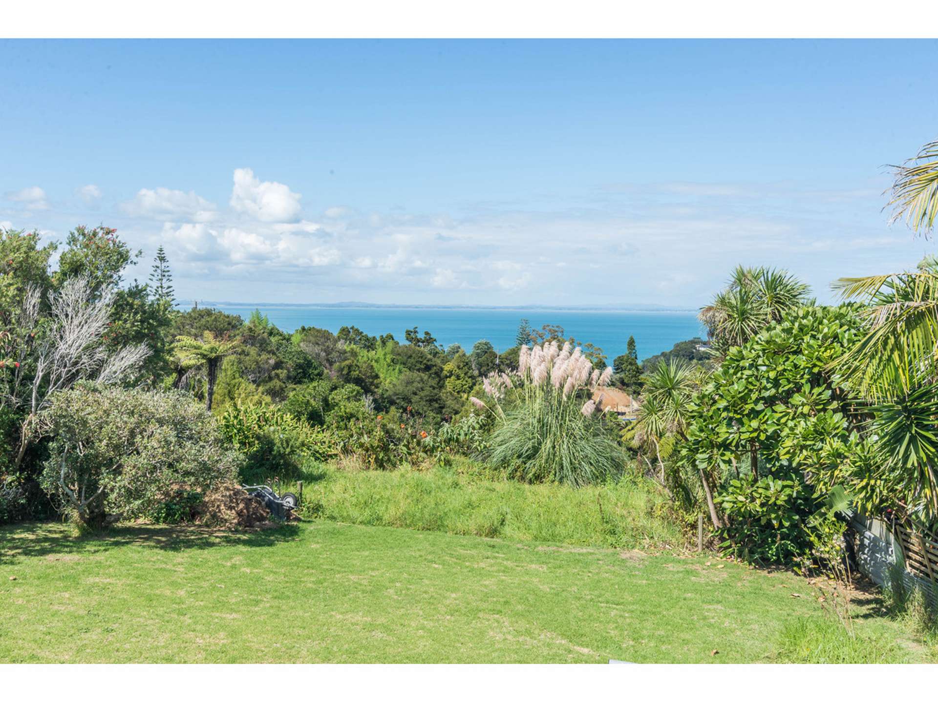 8 Grendon Road Titirangi_0