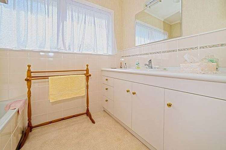 16 Merville Avenue Te Atatu South_12