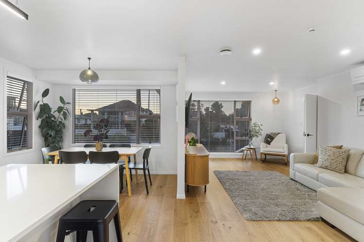 21 Tamariki Avenue Kelston_9