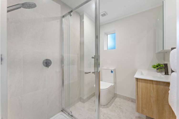 35 Martin Crescent Northcote_18