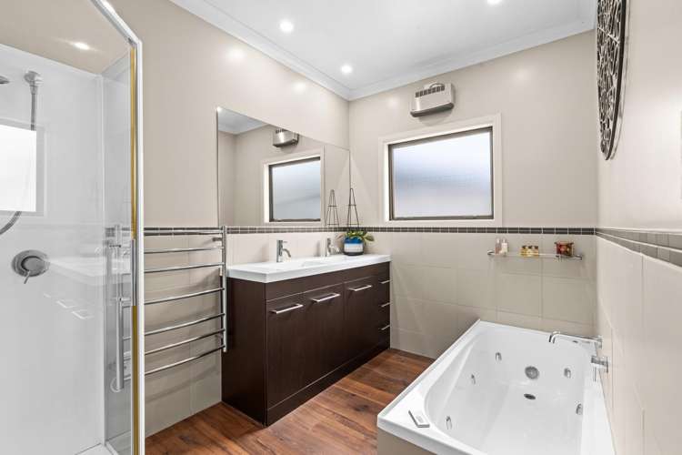 6 Lowry Place Frimley_17