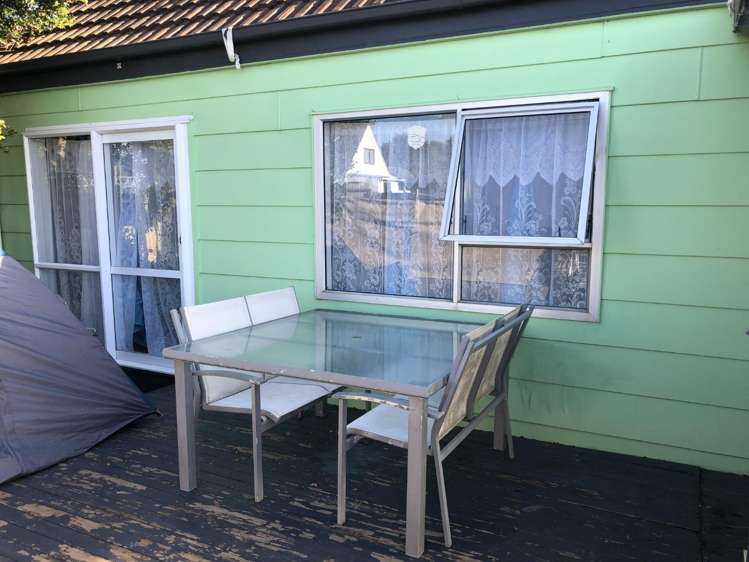 3/92 Kenderdine Rd 10695_5