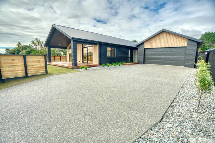 61 Ashley Drive_2