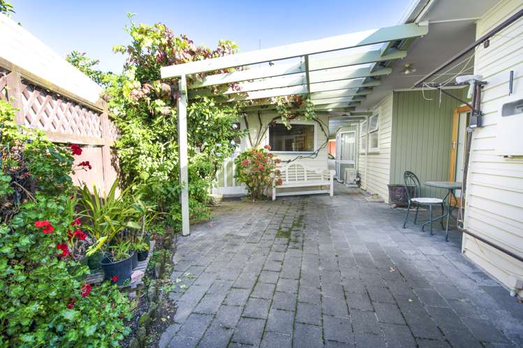 4 Balmoral Street Taradale_11