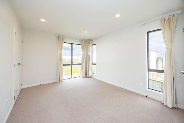 6 Henry Lloyd Place Silverdale_15