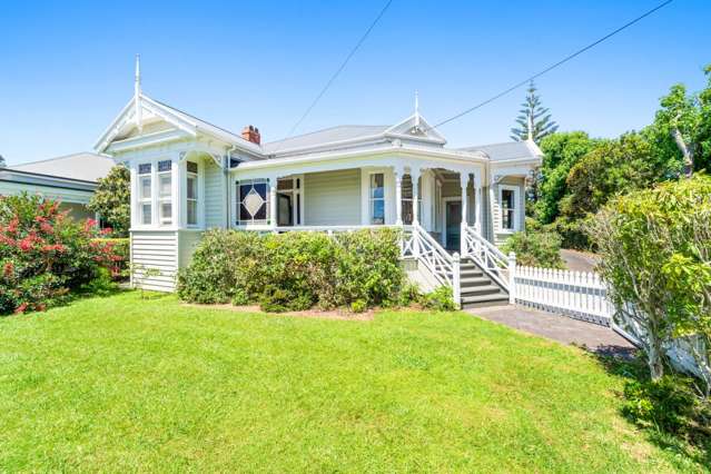 Timeless Edwardian Villa in Heart of Stanley Bay