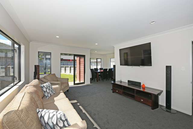 23 Sun Valley Grove Wainuiomata_2