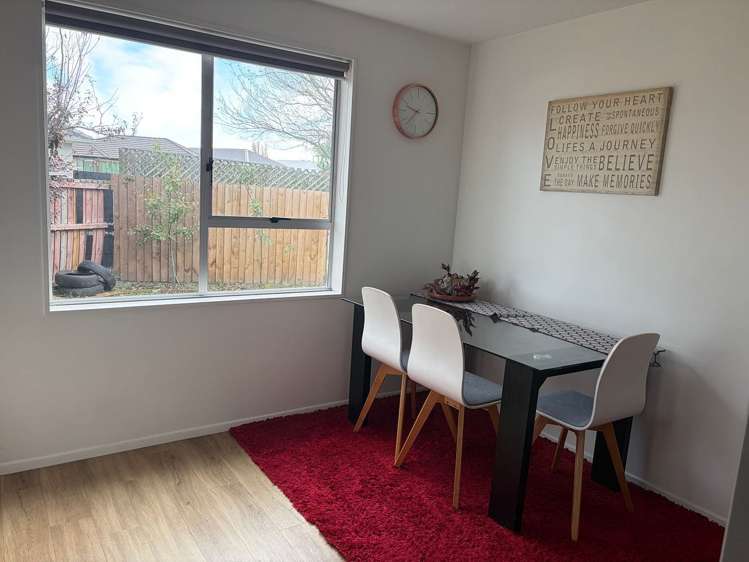 2/11 Farnborough Street Aranui_6