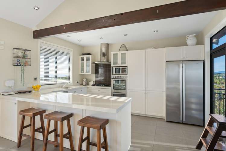 8 Beachview Grove Peka Peka_12