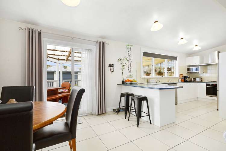 49 Awamutu Grove Waiwhetu_6